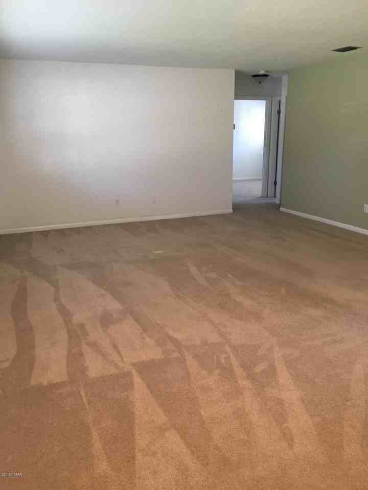 942 Bentwood Lane - Photo 3 of 13