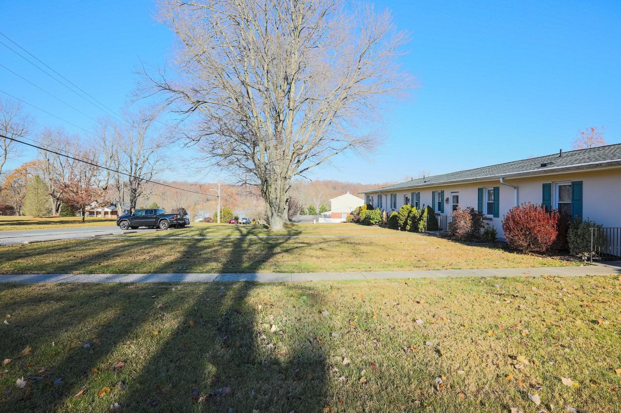 505 Wilgis Road - Photo 3 of 26