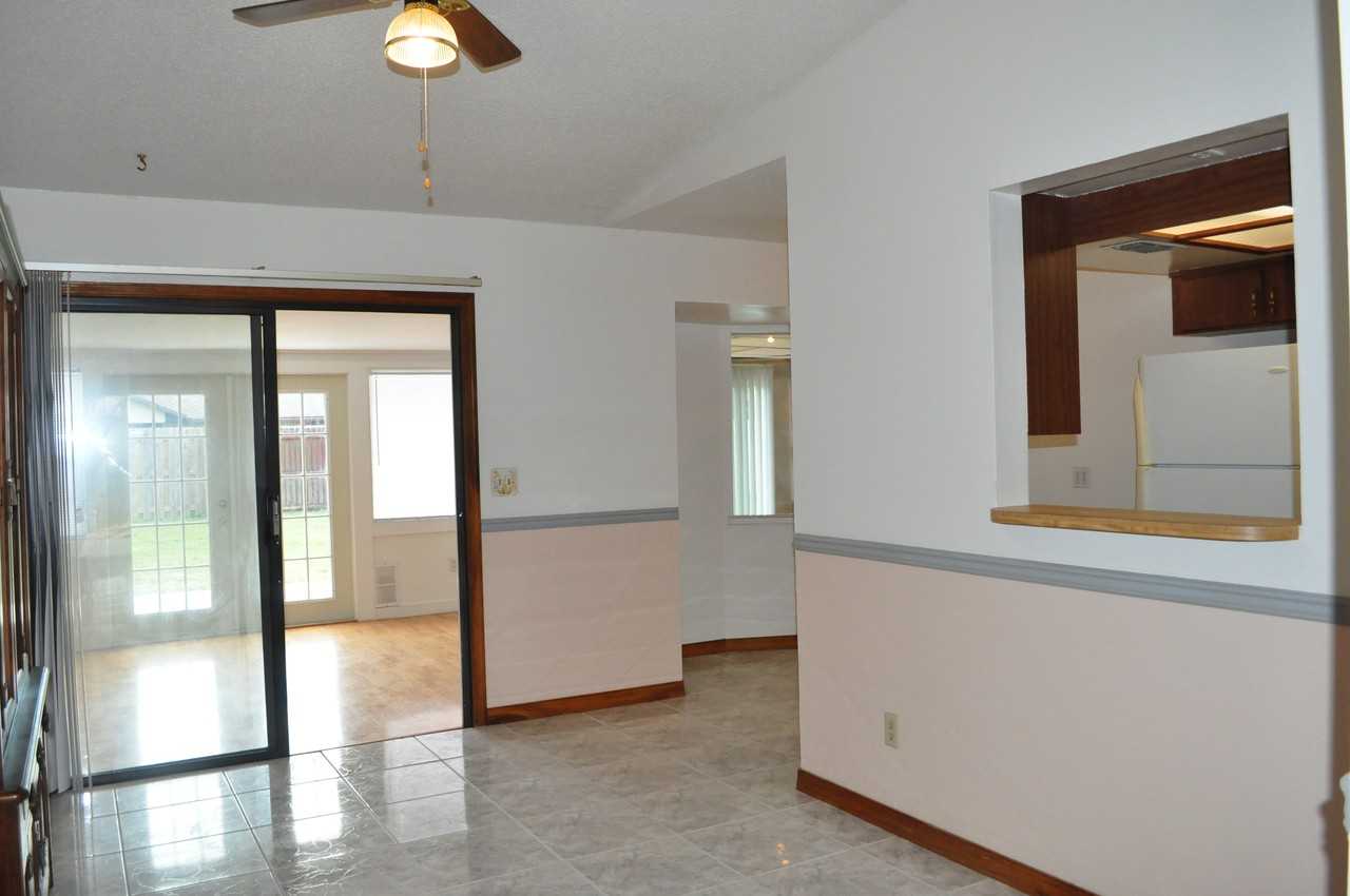 916 Spring Street Northwest - Photo 4 of 14