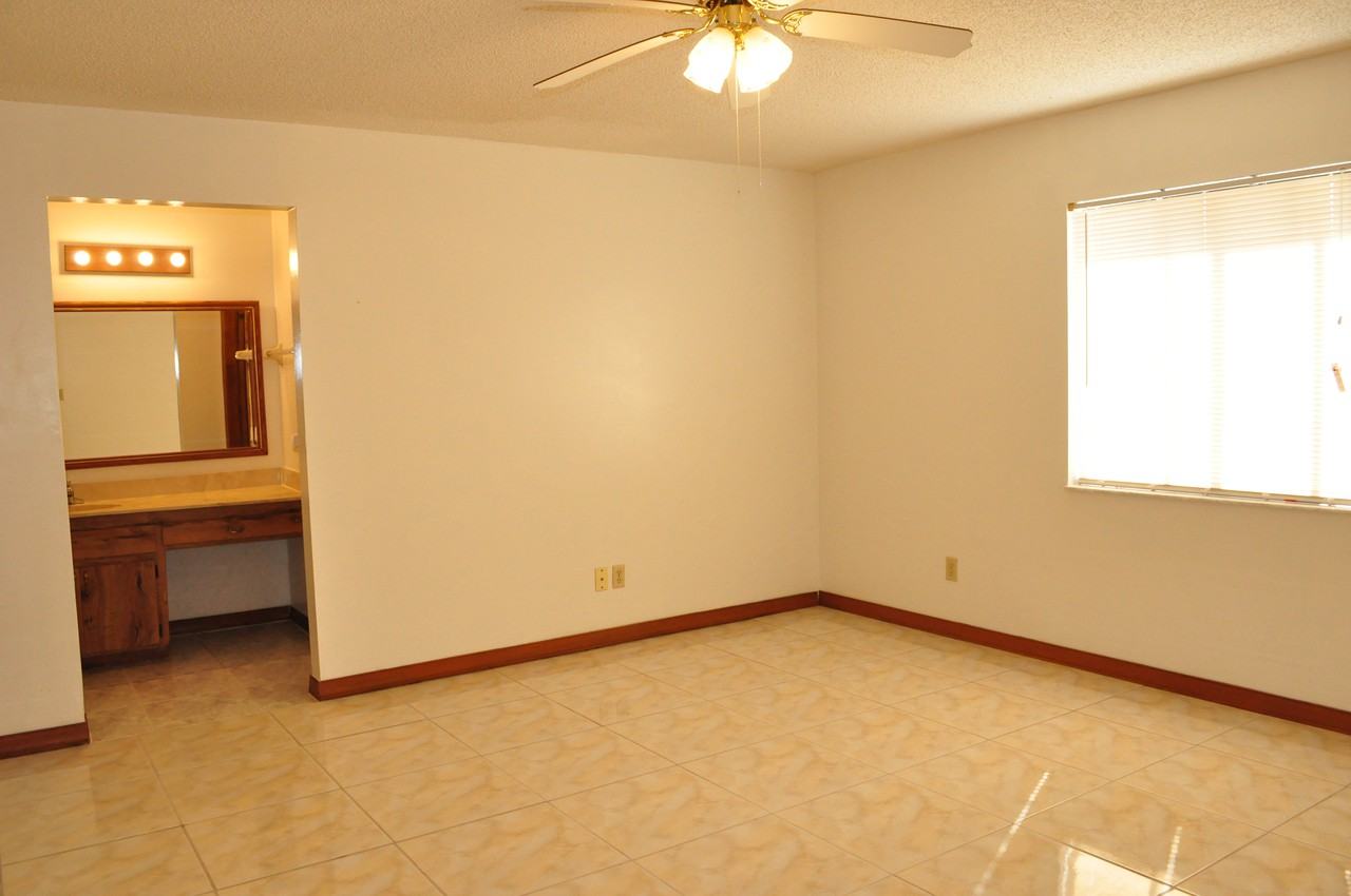 916 Spring Street Northwest - Photo 7 of 14