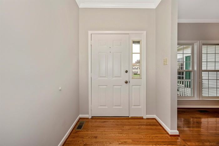 114 Crosstimber Way - Photo 3 of 50