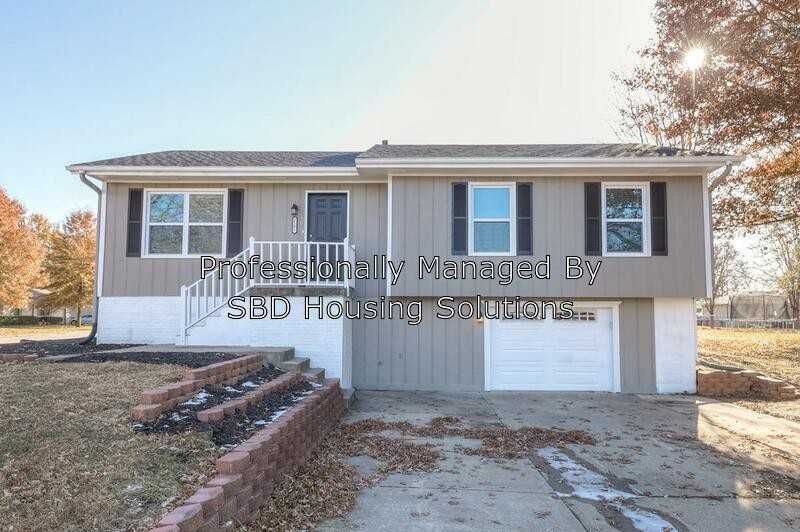 2101 Stacy Rd - Photo 2 of 27