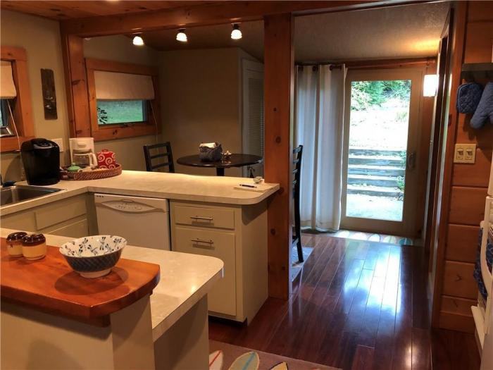 14 Shore Drive - Photo 2 of 28