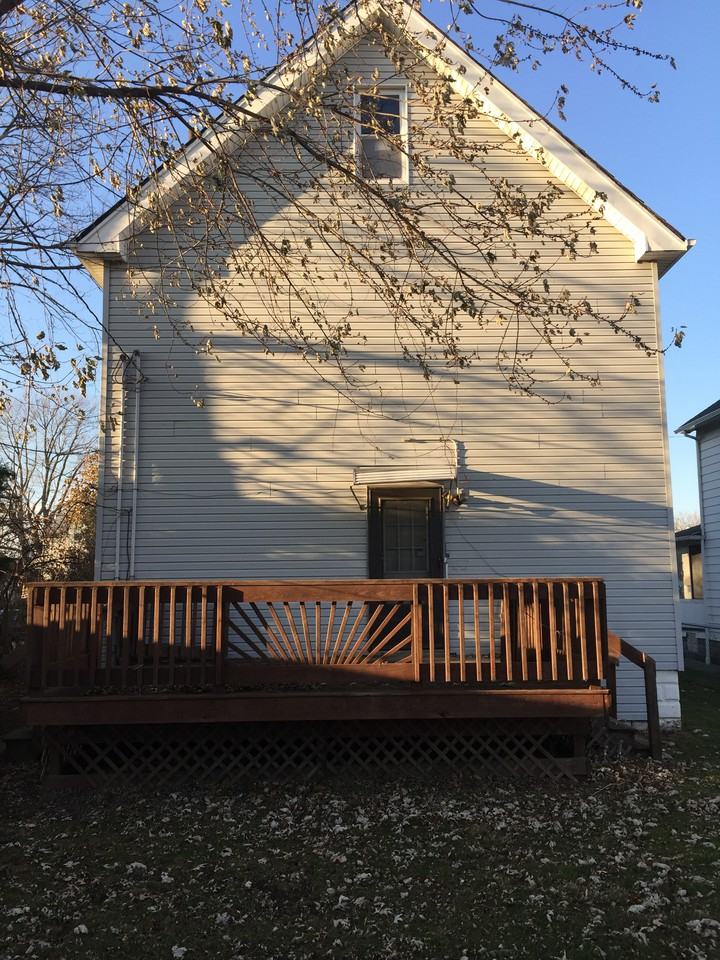 9404 Cardwell Ave - Photo 3 of 20