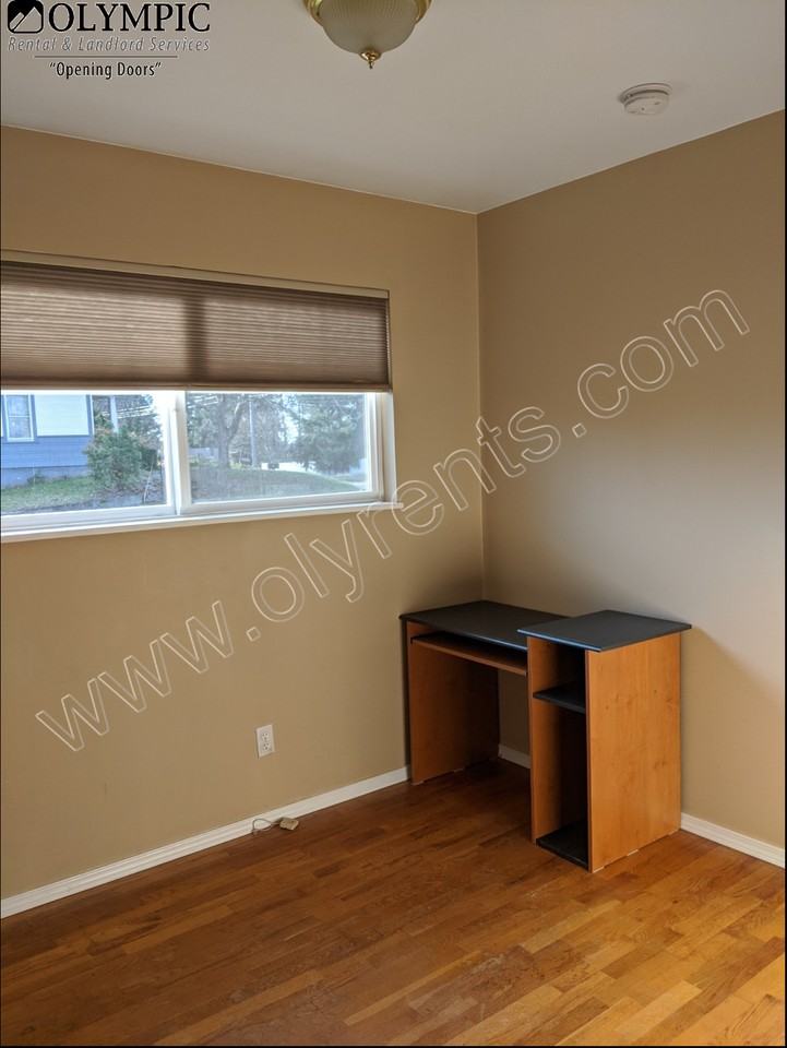 9047 S Park Ave - Photo 5 of 10