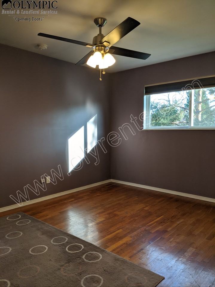 9047 S Park Ave - Photo 6 of 10