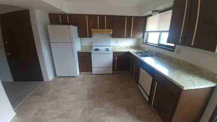 1506 Yellowstone Ave - Photo 3 of 7