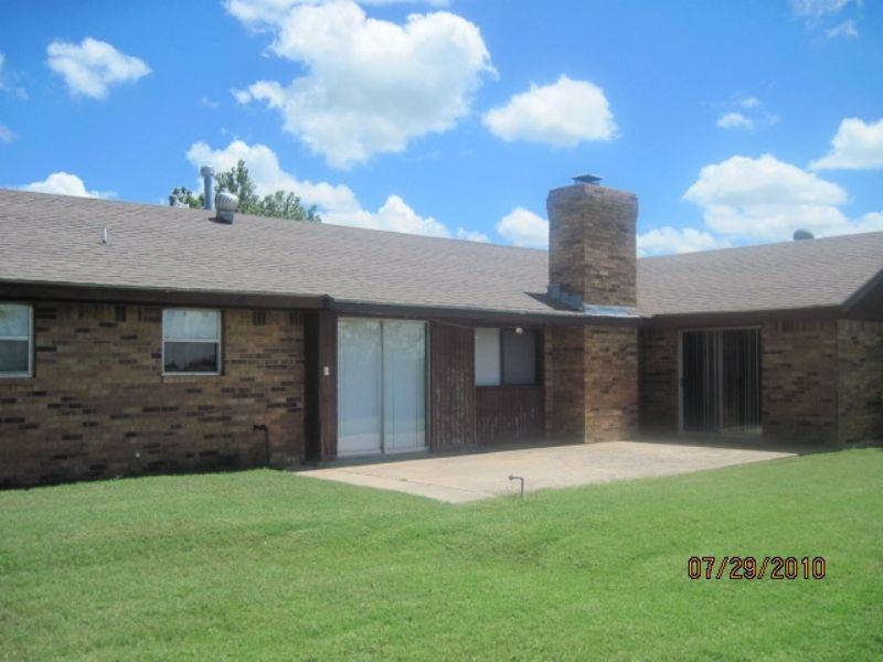 603 Se 38th Street - Photo 3 of 5