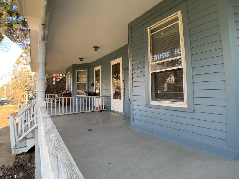 208 Broad St - Photo 2 of 14