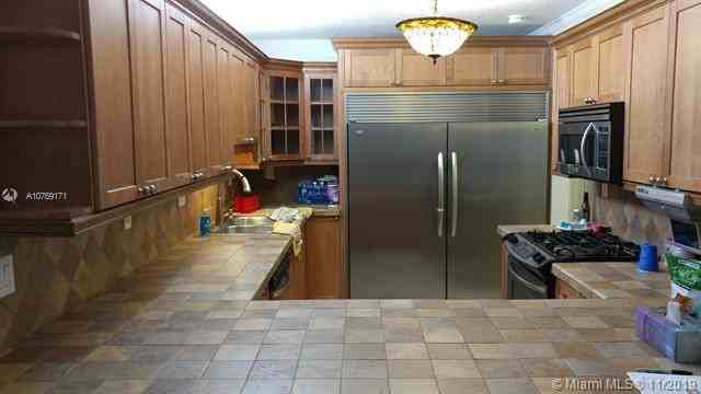 8110 NW 185th St - Photo 3 of 10