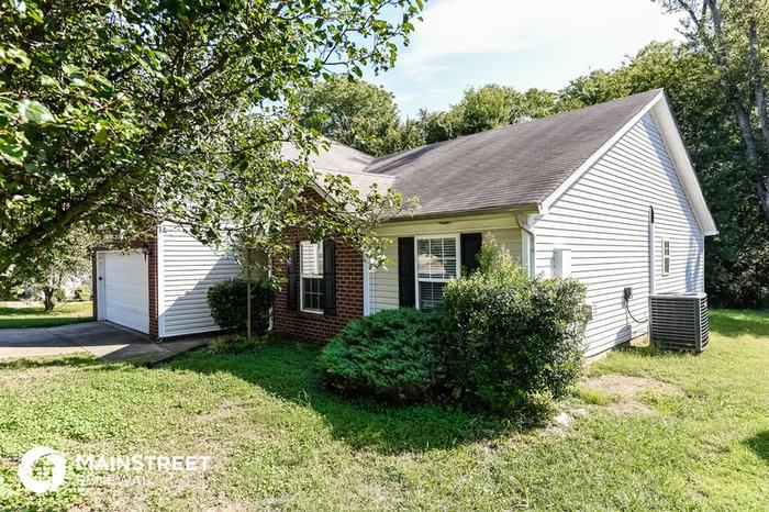 1736 Londonview Pl - Photo 2 of 15