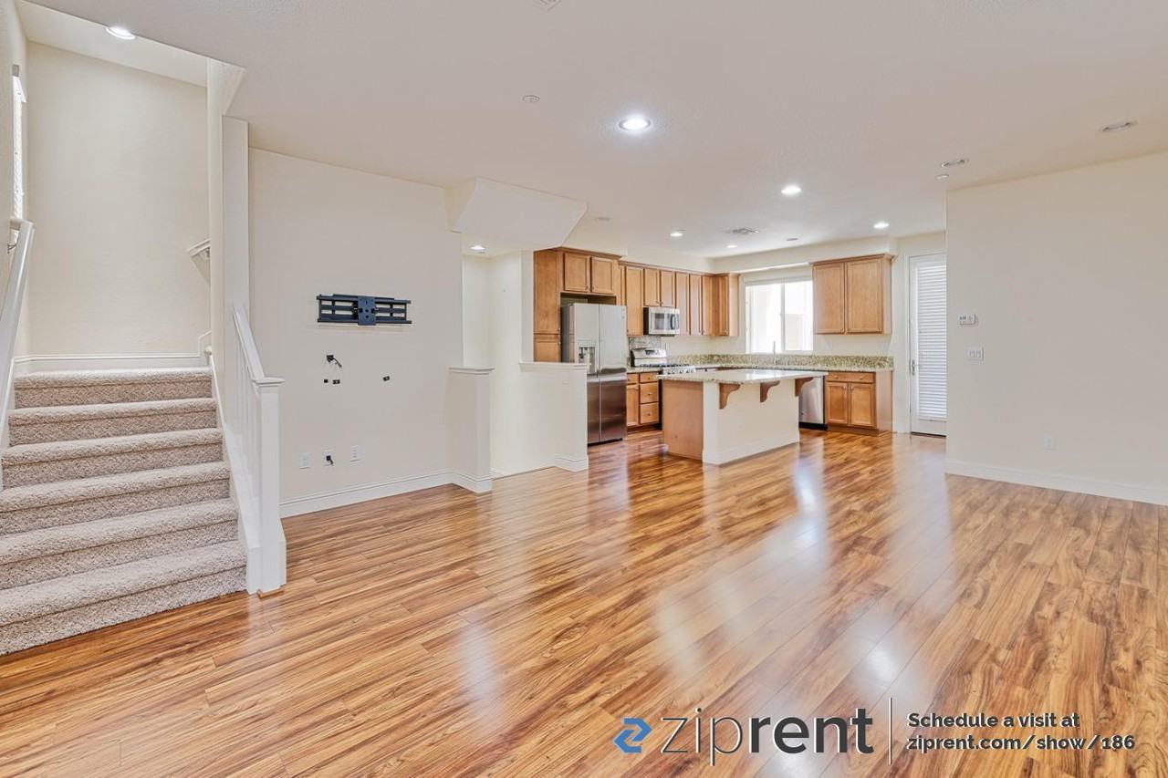 1578 Canal St - Photo 3 of 21