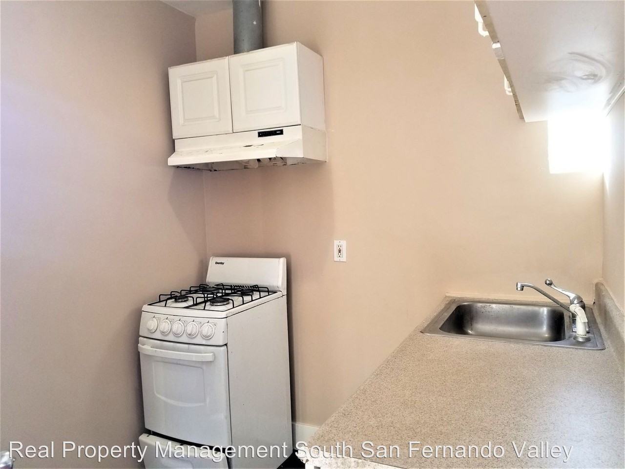 439 1/2 1/2 West Walnut Ave - Photo 2 of 12
