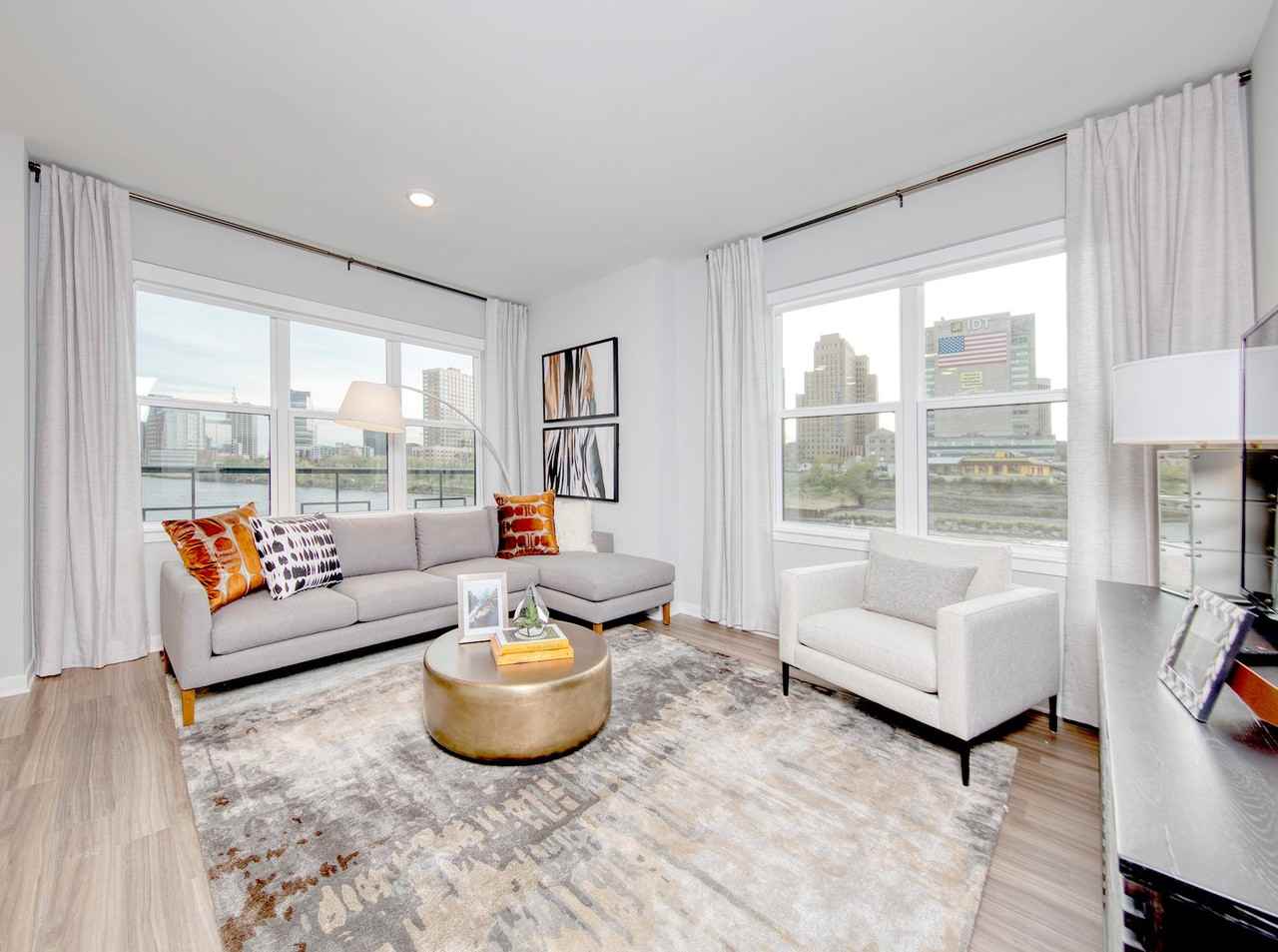 79 Warren Street #2899