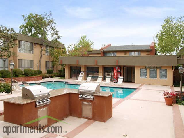 Cambridge on Devonshire - Photo 3 of 41