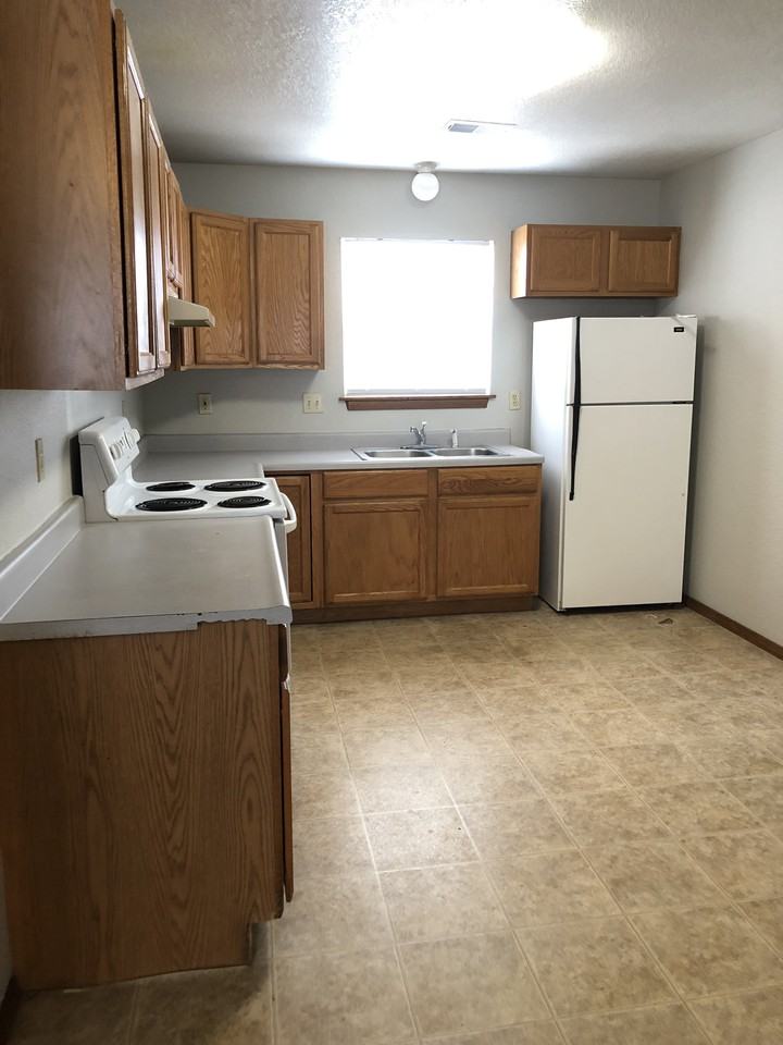 230 S St Charles Ave - Photo 3 of 9