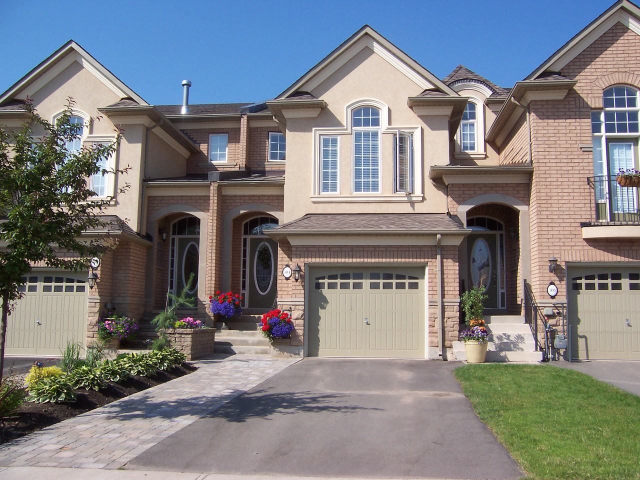 304 Creek Path Avenue, Oakville, ON L6L 6X1 Studio Apartment for Rent