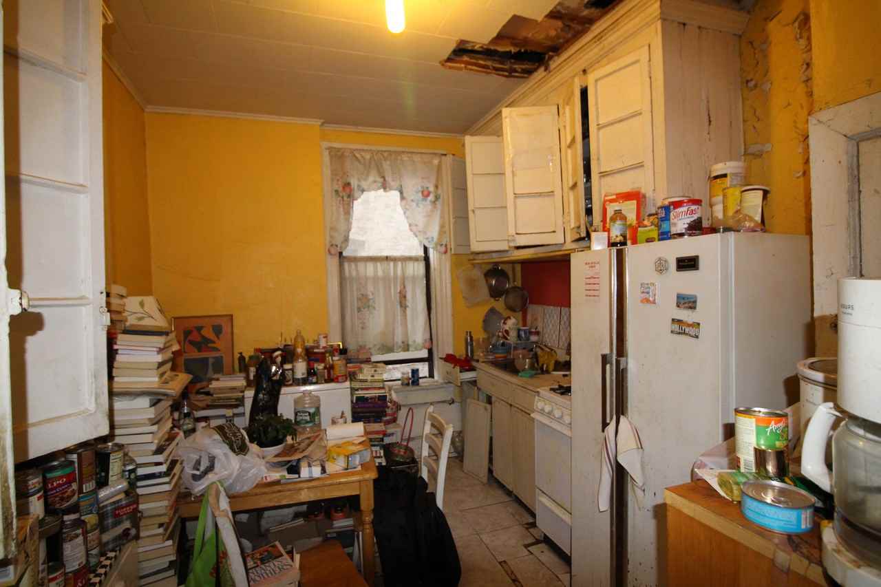 571 9th Street #2 - Photo 2 of 4