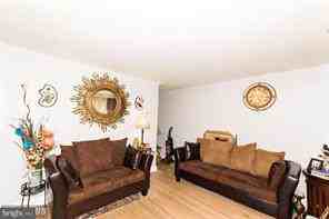 4339 Roberton Avenue - Photo 3 of 8