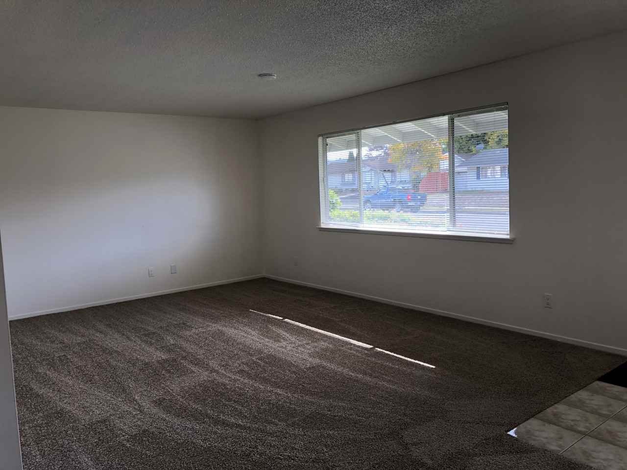 779 Stansbury Dr - Photo 3 of 8