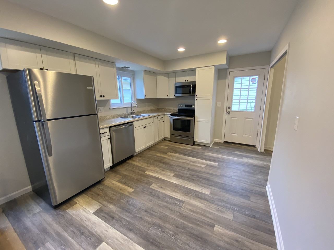 766 Pasadena Ave - Photo 2 of 8