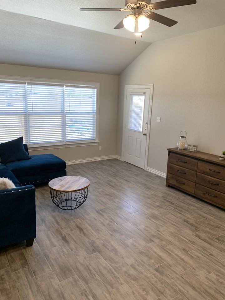 3227 Kickapoo Dr - Photo 3 of 20