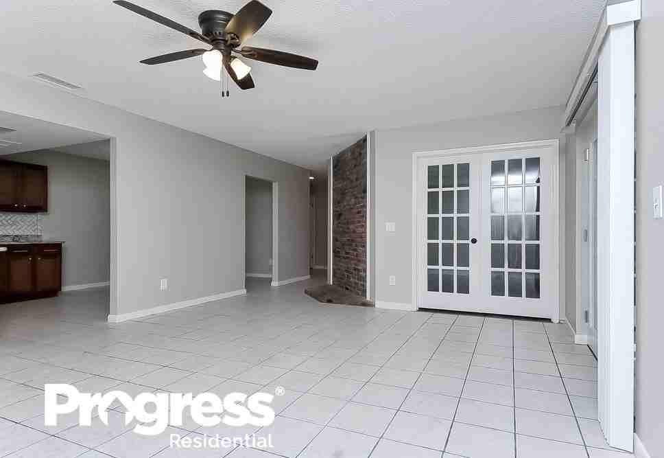 537 Sandy Creek Dr - Photo 3 of 15