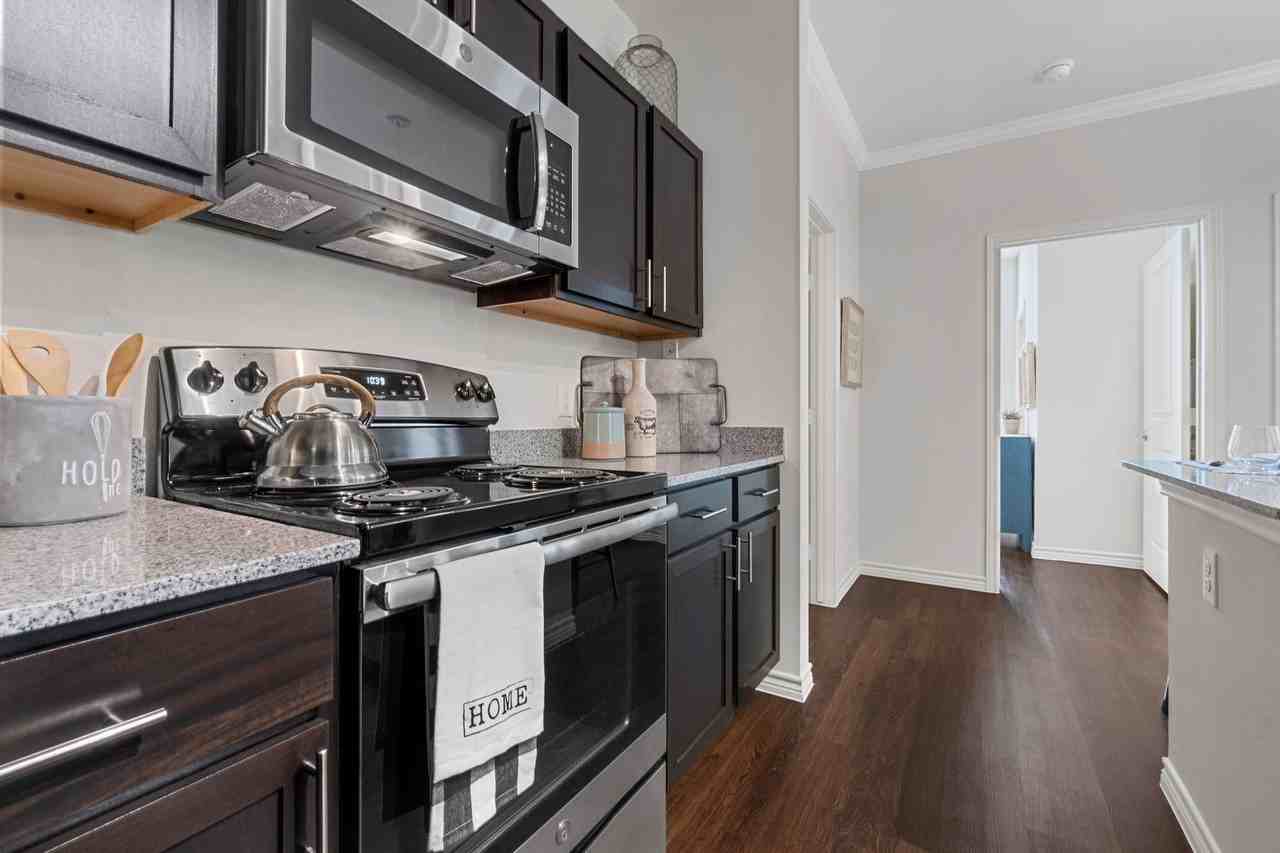 Auberge of Burleson - Photo 5 of 64