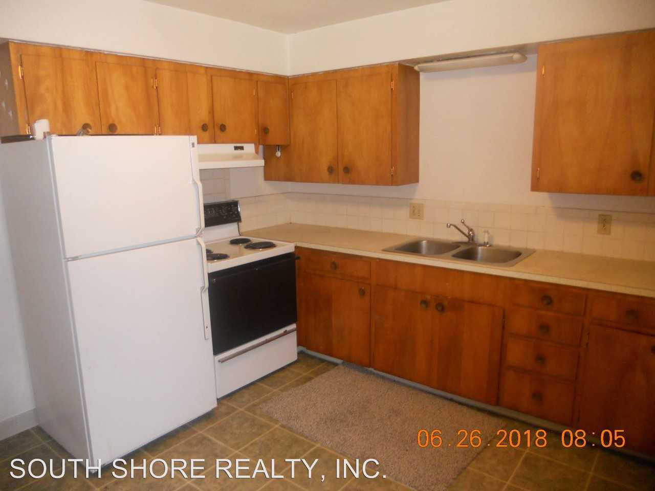 314 & 316 E. OREGON AVE. - Photo 3 of 9