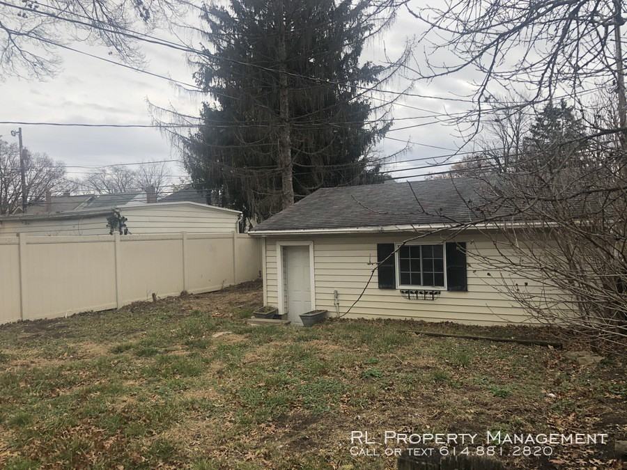 884 Vernon Rd. - Photo 3 of 17