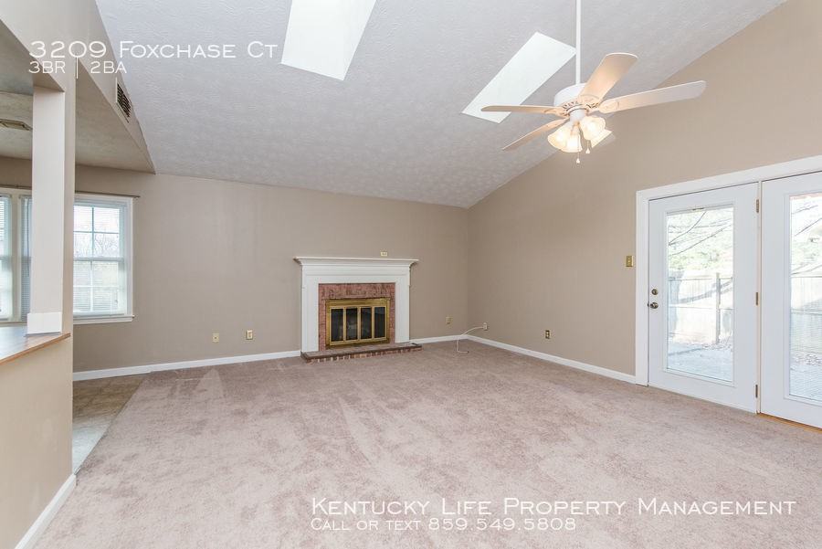3209 Foxchase Ct - Photo 3 of 10