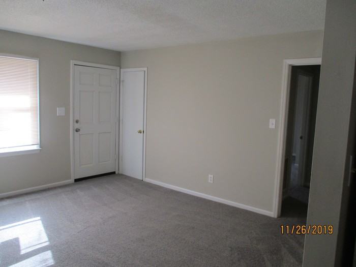 415 Russell Street - Photo 3 of 7