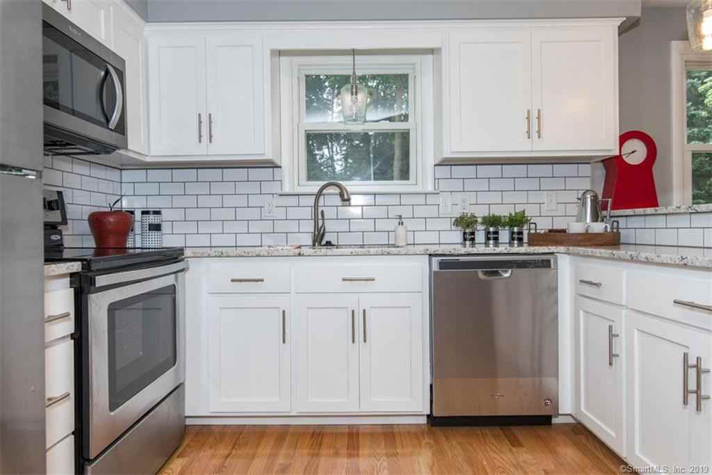 25 Mountain View Drive - Photo 2 of 36