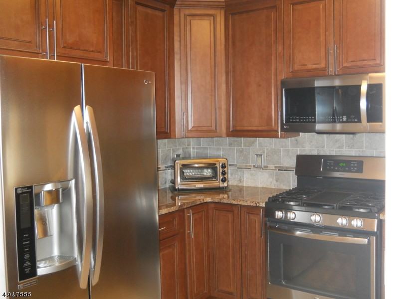 4312 Cleveland Ln - Photo 3 of 17
