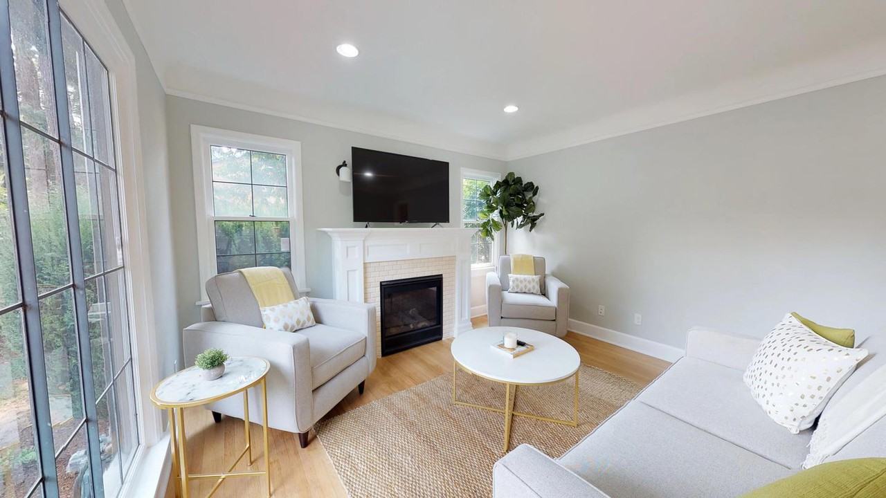 Remodeled Concordia home near Fernhill Park (at pet capacity) - Photo 2 of 8