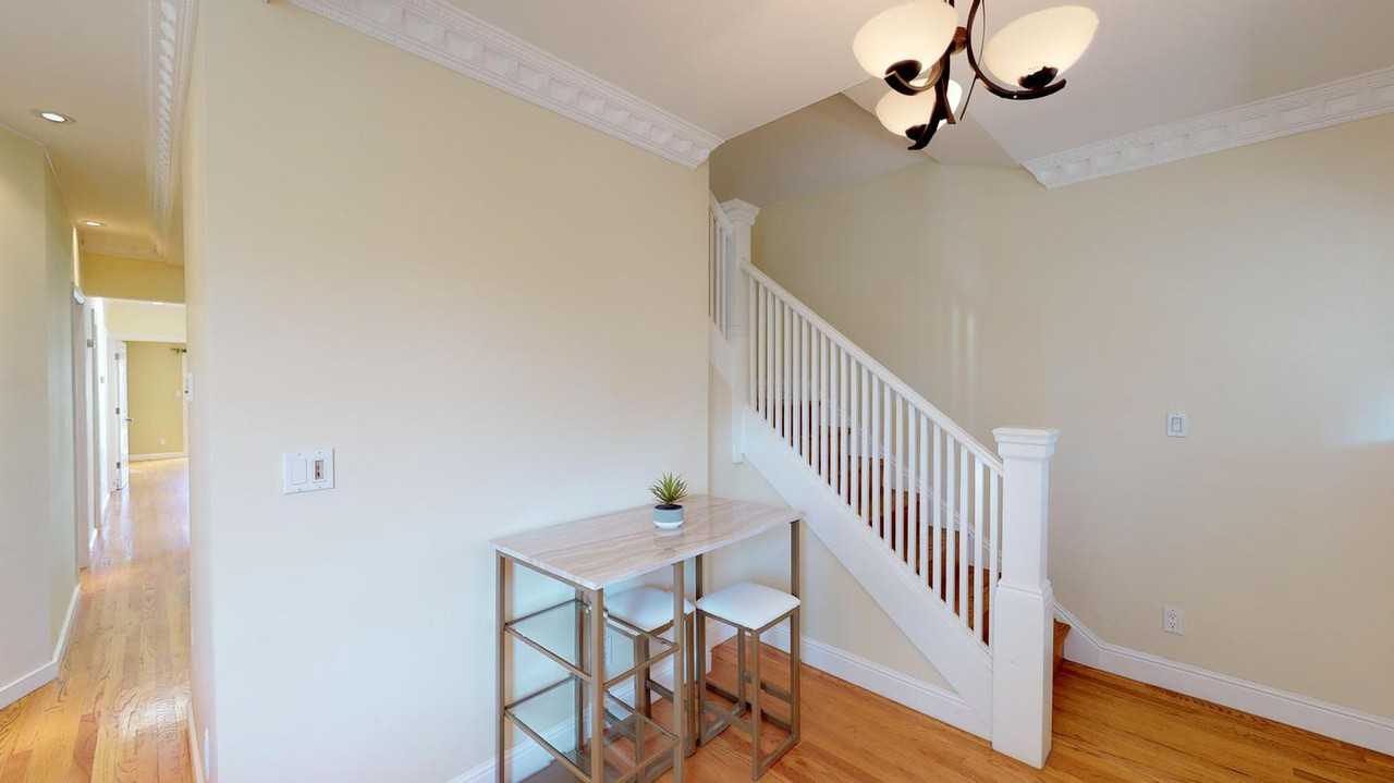 Delightful Outer Sunset townhome with lovely backyard - Photo 5 of 17