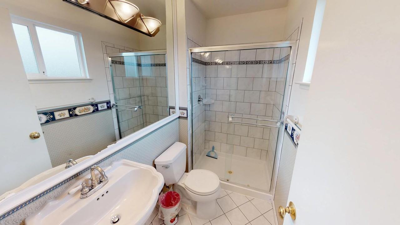 Stunning Redwood Shores home by Oracle - Photo 7 of 12