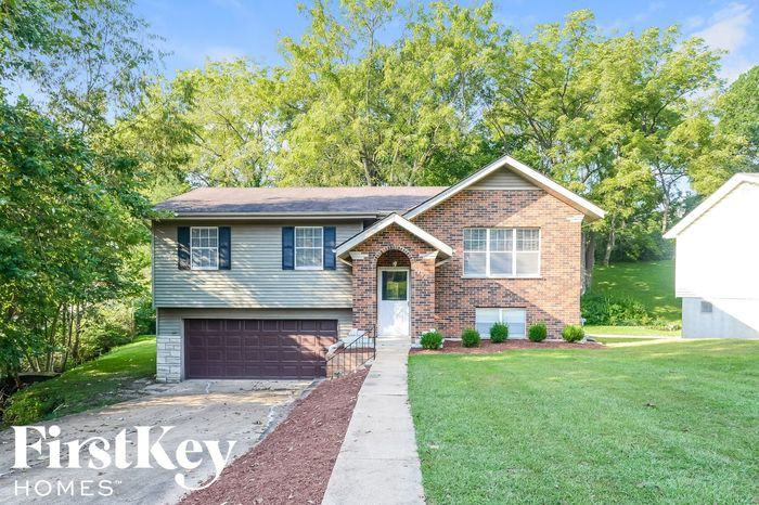 4900 Dorsie Drive - Photo 2 of 15