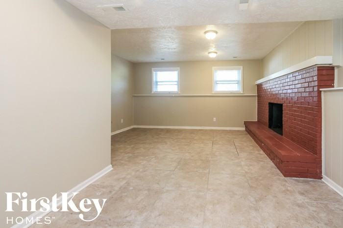 6907 Troon Way - Photo 3 of 15