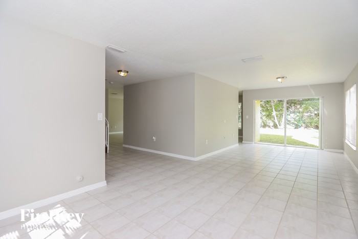 16421 Southwest 103rd Terrace - Photo 2 of 15