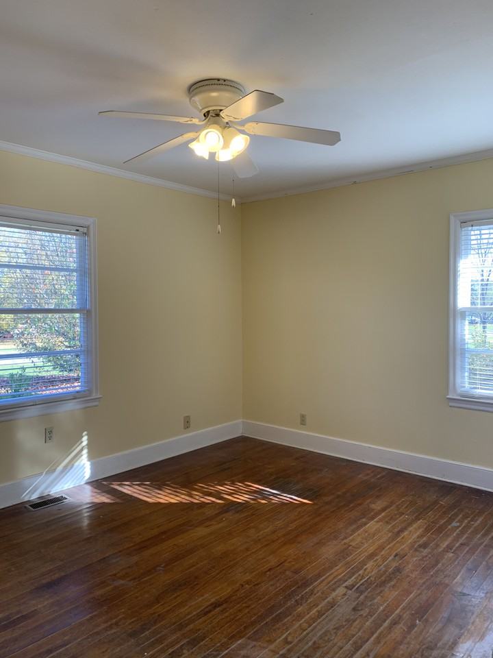 101 Lorraine Ave - Photo 2 of 7