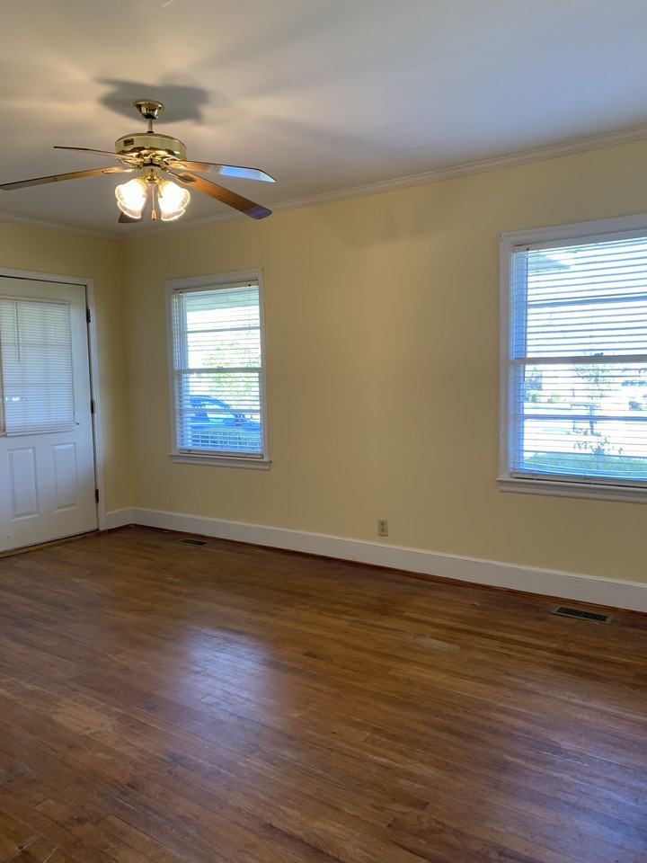 101 Lorraine Ave - Photo 3 of 7