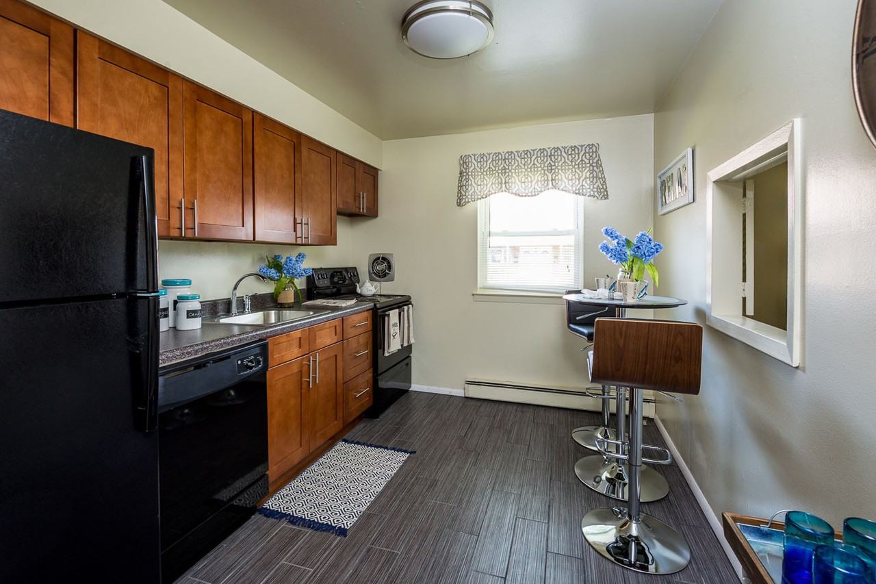 Stratford - Photo 2 of 14