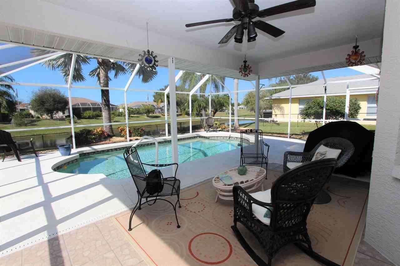 7 Medalist Ct - Photo 2 of 15