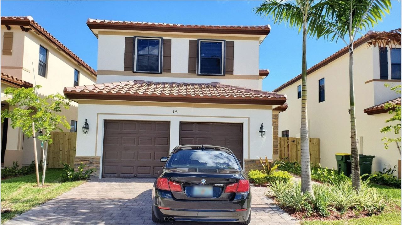 141 Ne 25th Ter - Photo 2 of 26