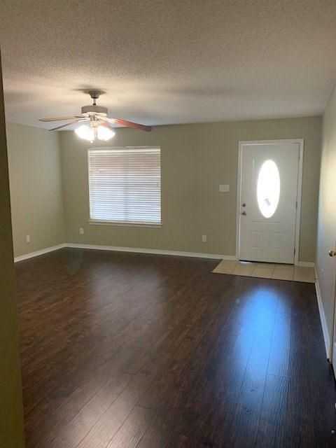 6207 Dunham Ct - Photo 2 of 6