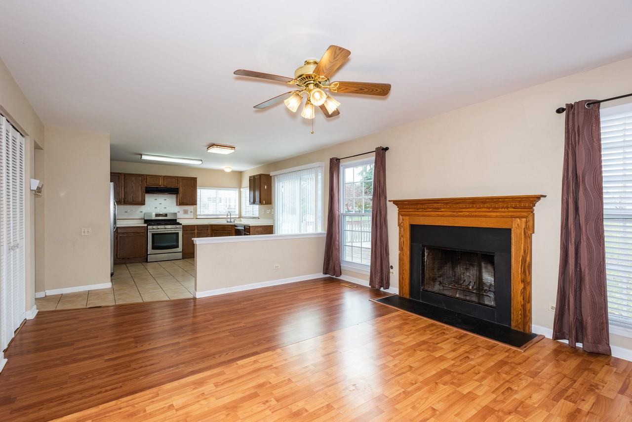 850 Indian Wells Circle - Photo 3 of 13