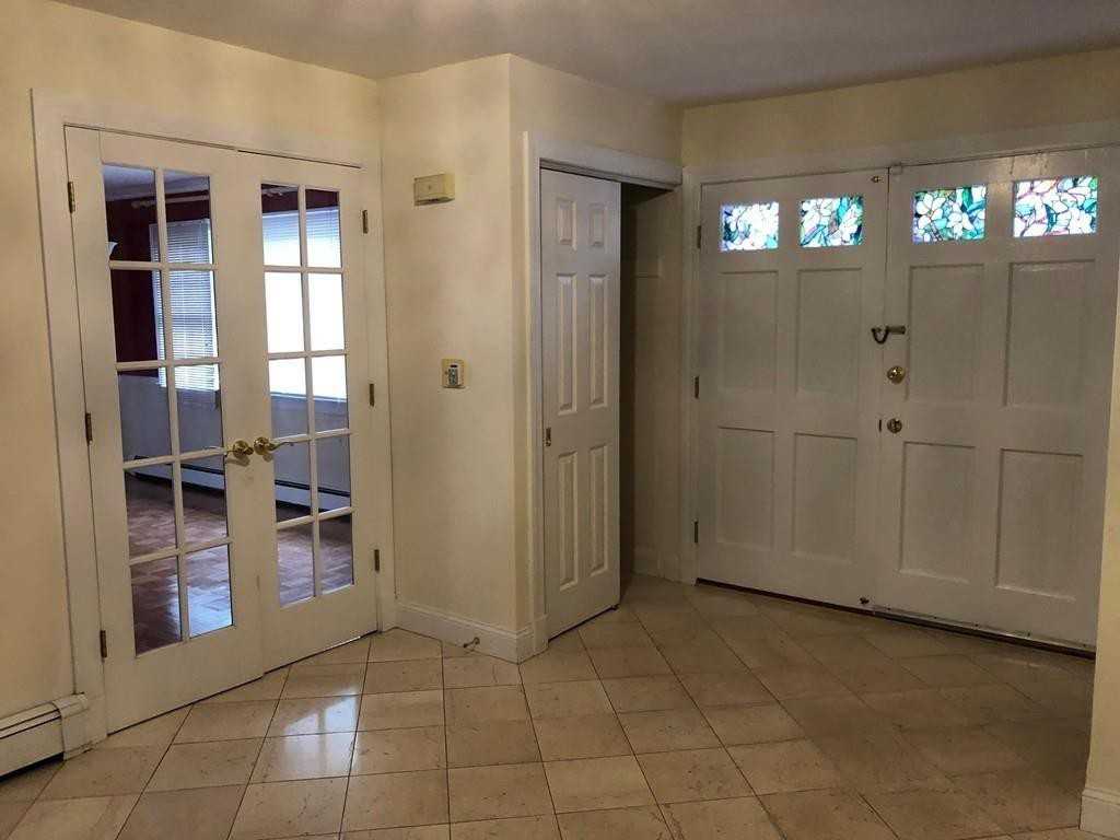 657 Winter St - Photo 2 of 14