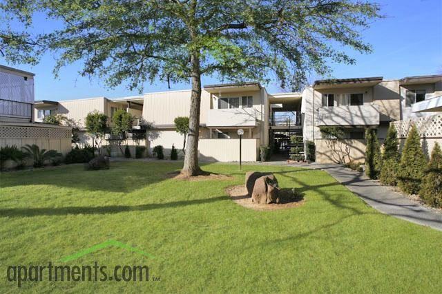 Marconi Gardens East - Photo 2 of 9