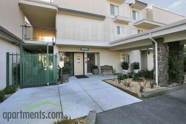 Marconi Gardens East - Photo 3 of 9